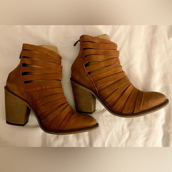 *EUC* Free People / Hybrid Strappy Stacked Heel Leather Ankle Boot / Bro… - Picture 7 of 14